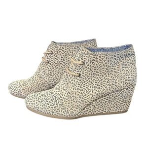 TOMS Women’s Desert Wedge Suede Lace Up Booties in Tan Cheetah Print 9.5